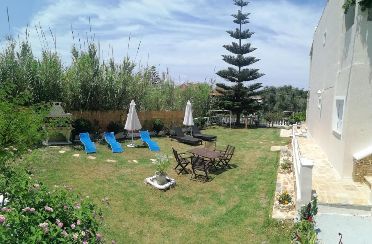 Makis Apartments อาร์ริลลาส ภายนอก รูปภาพ
