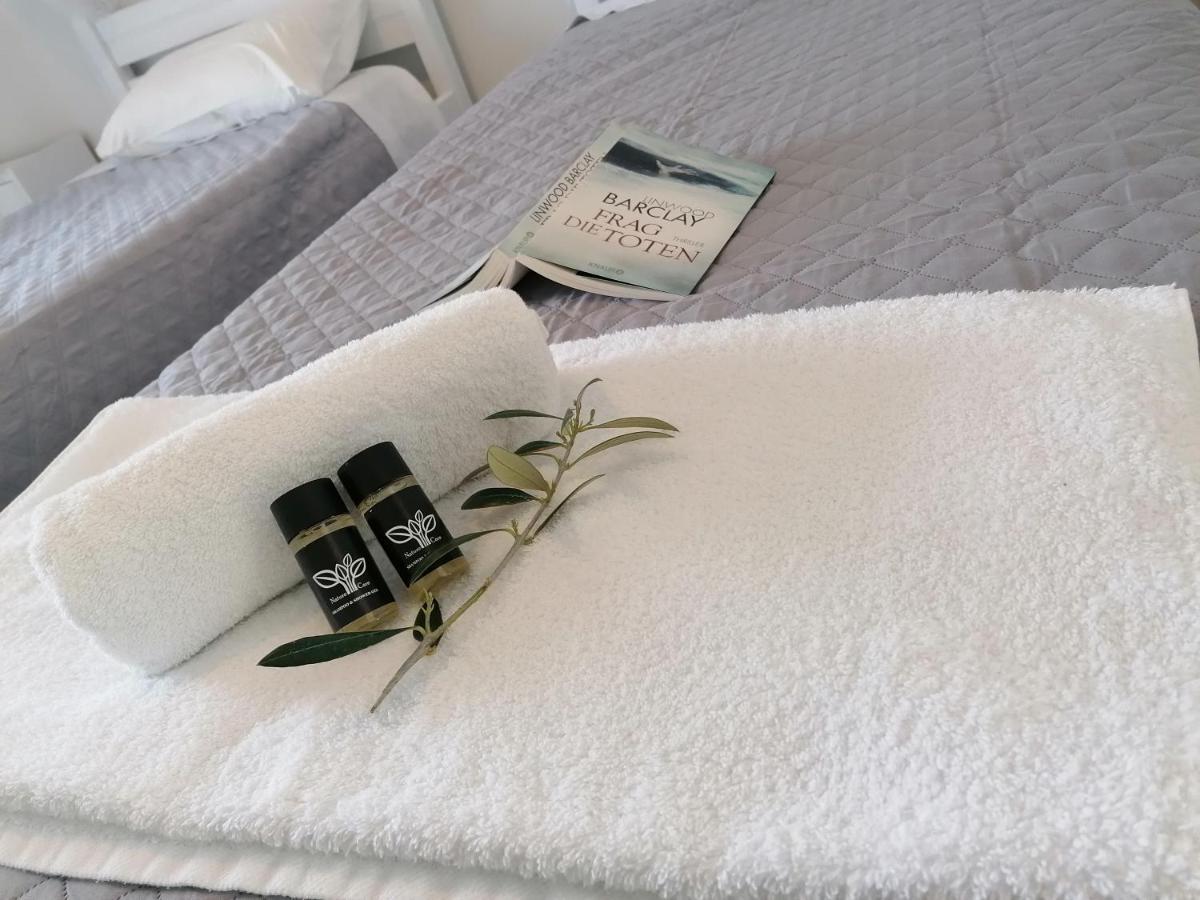 Makis Apartments อาร์ริลลาส ภายนอก รูปภาพ