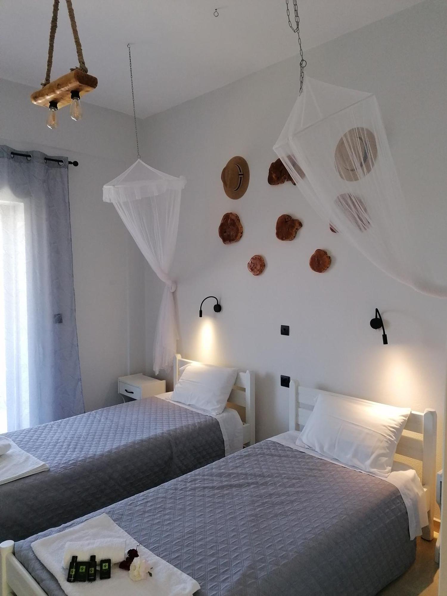 Makis Apartments อาร์ริลลาส ภายนอก รูปภาพ