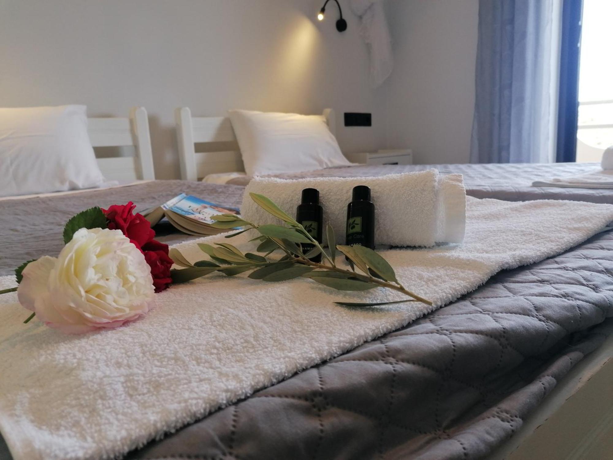 Makis Apartments อาร์ริลลาส ภายนอก รูปภาพ